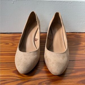 Chic Tan Suede Women's Heels